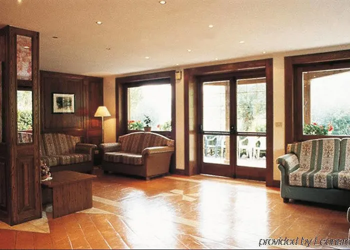 فندق Acquevive 3*